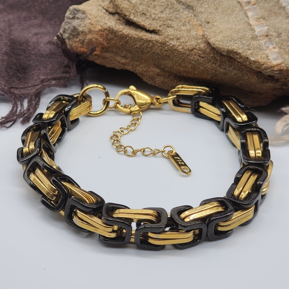 Neiman Marcus Jewelry Black Rhodium 14k Gold plated Unique Chain Bracelet